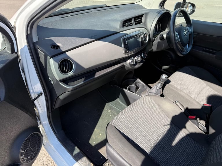 2013 Toyota Yaris 1.3VVT-I TR 5dr Hatchback Petrol Manual