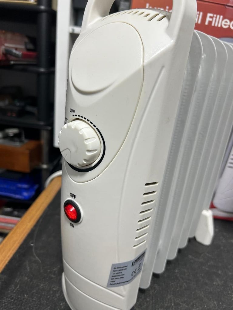 Dunelm Junior Oil filled Radiator 700 watts LIKE NEW