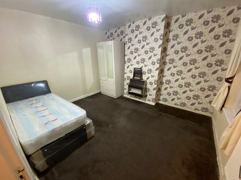 Double room to rent in B8 area