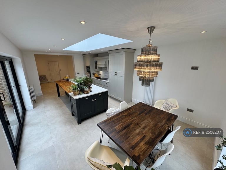 6 bedroom house in Upper Chapel Street, Halstead, CO9 (6 bed) (#2508207)