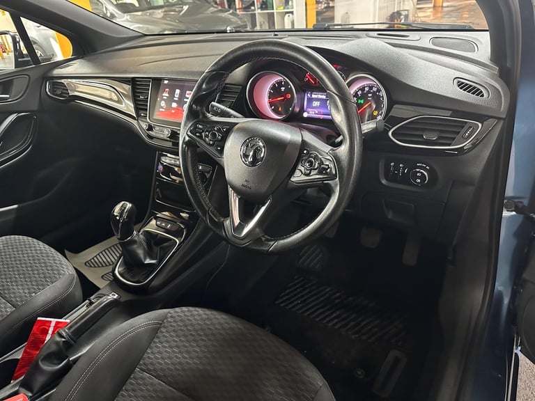 2017 Vauxhall Astra 1.4i Turbo SRi Nav Euro 6 5dr HATCHBACK Petrol Manual