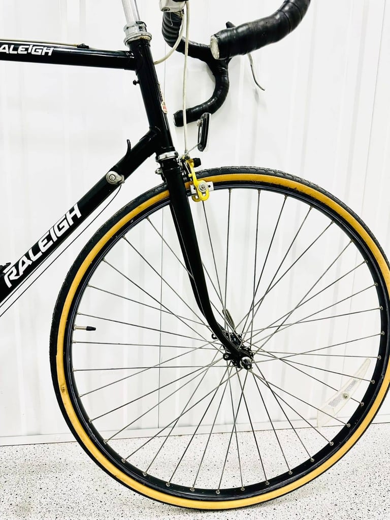 RALEIGH RECORD Gold Weinmann Groupset 58 cm Shimano 105 Road Bike