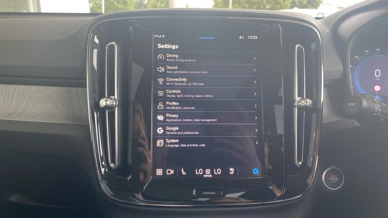 2024 Volvo XC40 2.0 B3P Ultra Dark 5dr Auto ESTATE PETROL Automatic