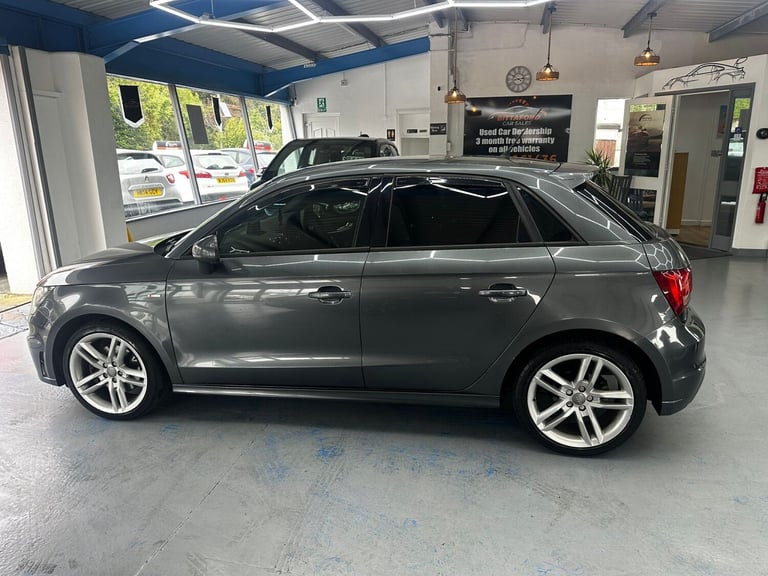AUDI A1 1.6 TDI S line 2013