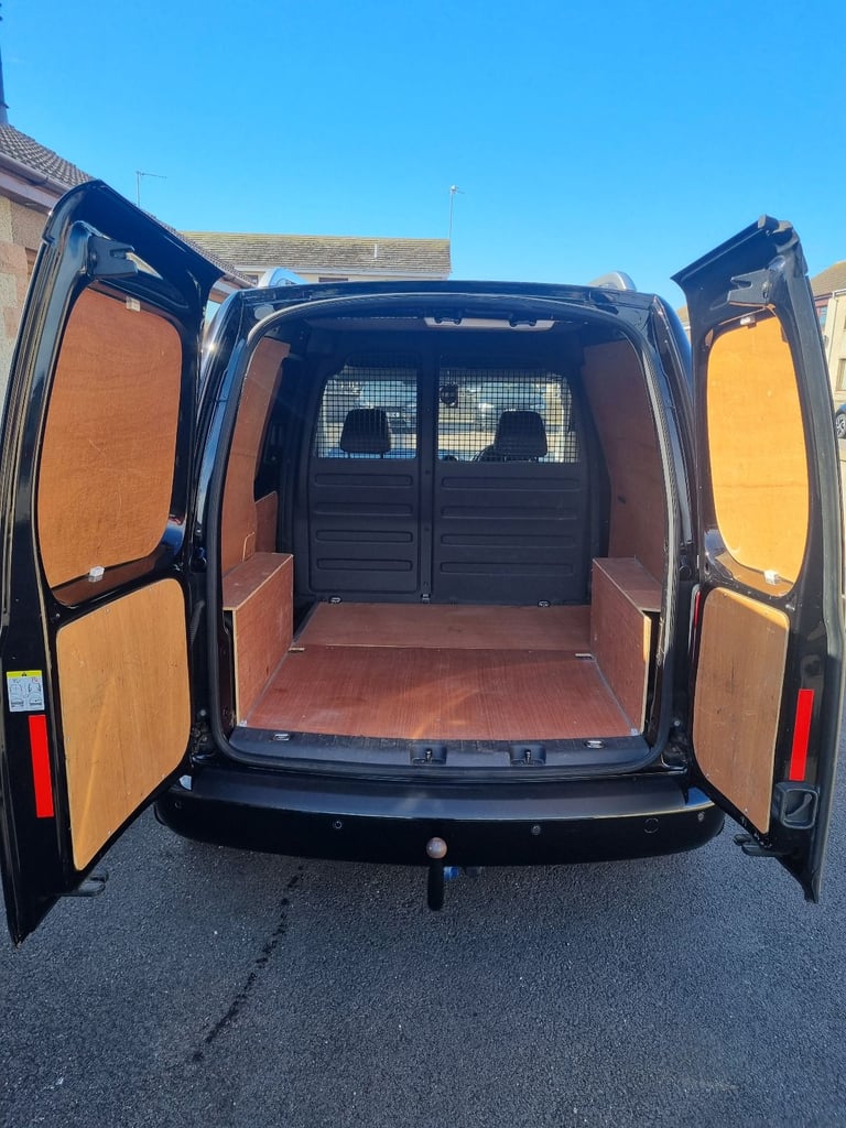 VW Caddy Black Edition 2015