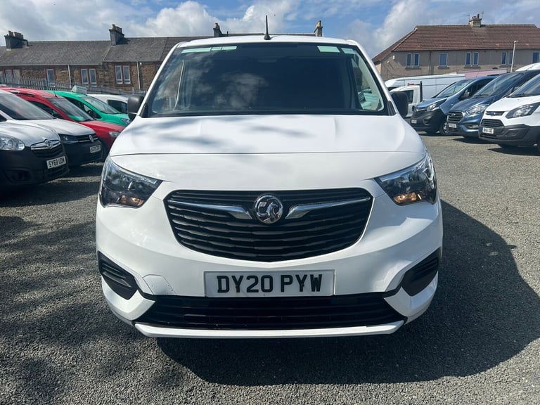 image for 2020 Vauxhall Combo 2300 1.5 Turbo D 100ps H1 Sportive Van PANEL VAN Diesel Manual