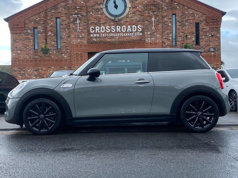 2017 MINI Hatch 2.0 Cooper S 3dr - Sat Nav &amp; Parking Sensors &amp; Chili Pack HATCHBACK Petro...