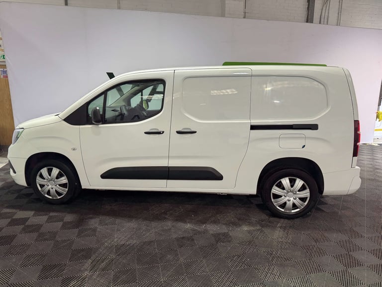 2021 Vauxhall Combo 1.5 Combo 2300 Sportive TD Panel Van Diesel Manual