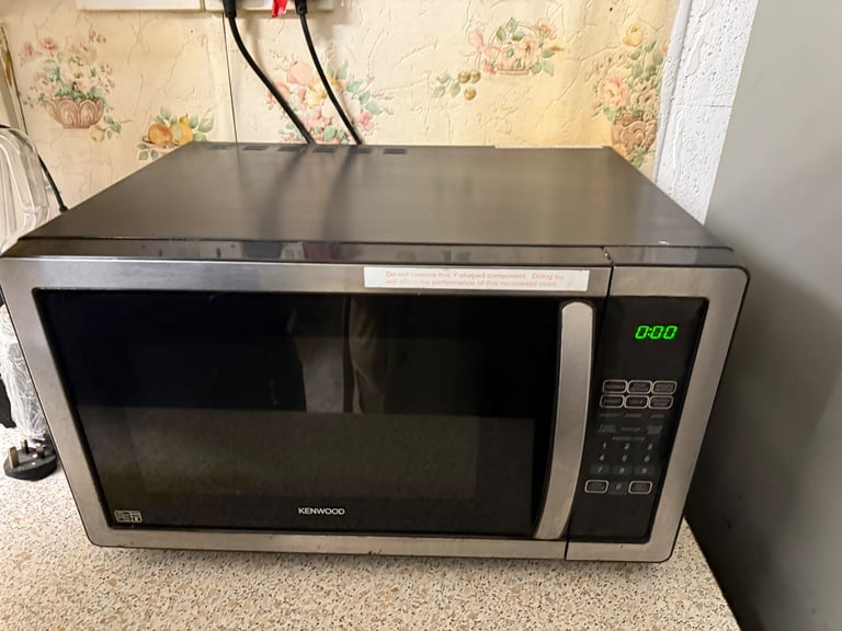 image for Kenwood 800w black and silver microwave 