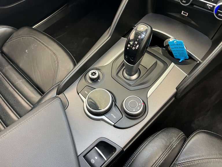 2018 Alfa Romeo Giulia 2.0 TB 280 Veloce 4dr Auto SALOON PETROL Automatic