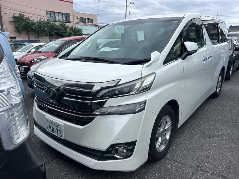 2015 Toyota Vellfire X 2.5 Petrol Automatic 8 Seater 4WD third generation AGH30