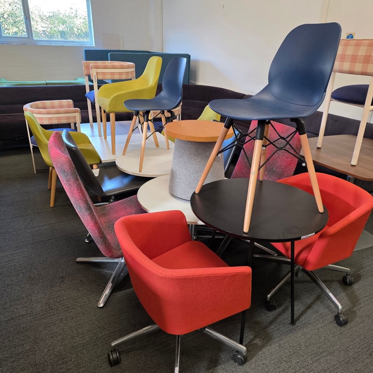 ♻️Used Office Furniture! Chairs and Table, desks, chairs and much more! Delivery Nationwide 🚚