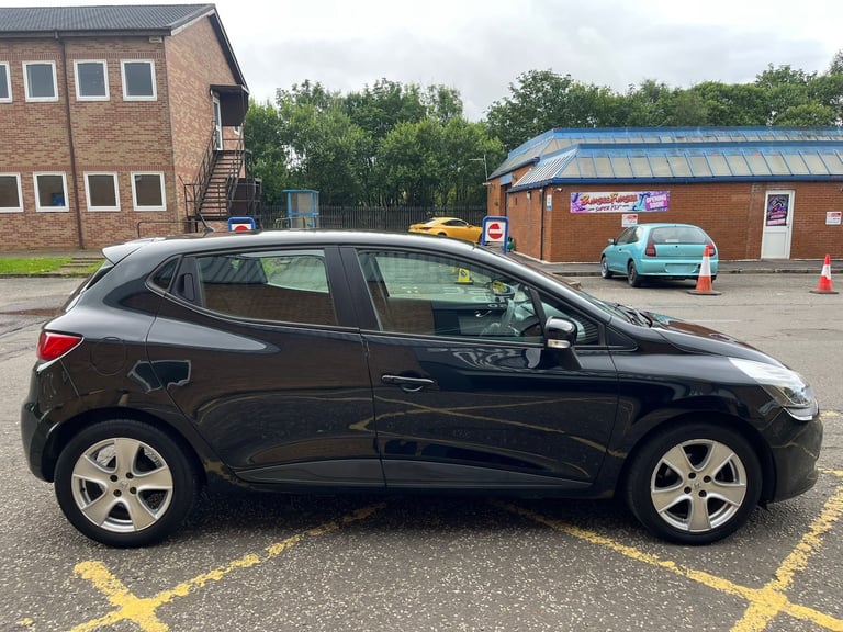 RENAULT CLIO 1.2 PETROL ONLY 75 K AND FSH 