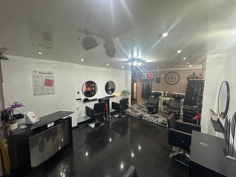 image for FULL Salon for rent