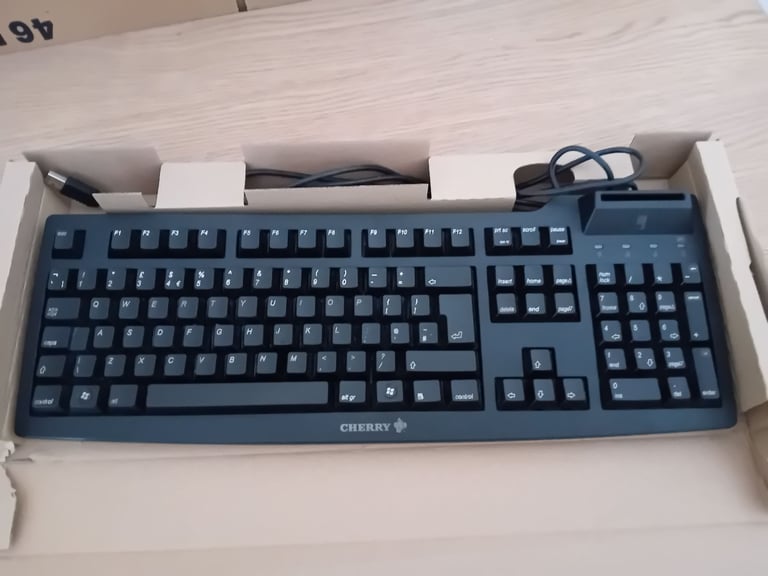 image for Cherry Keyboard with Smart Card Reader Integrated