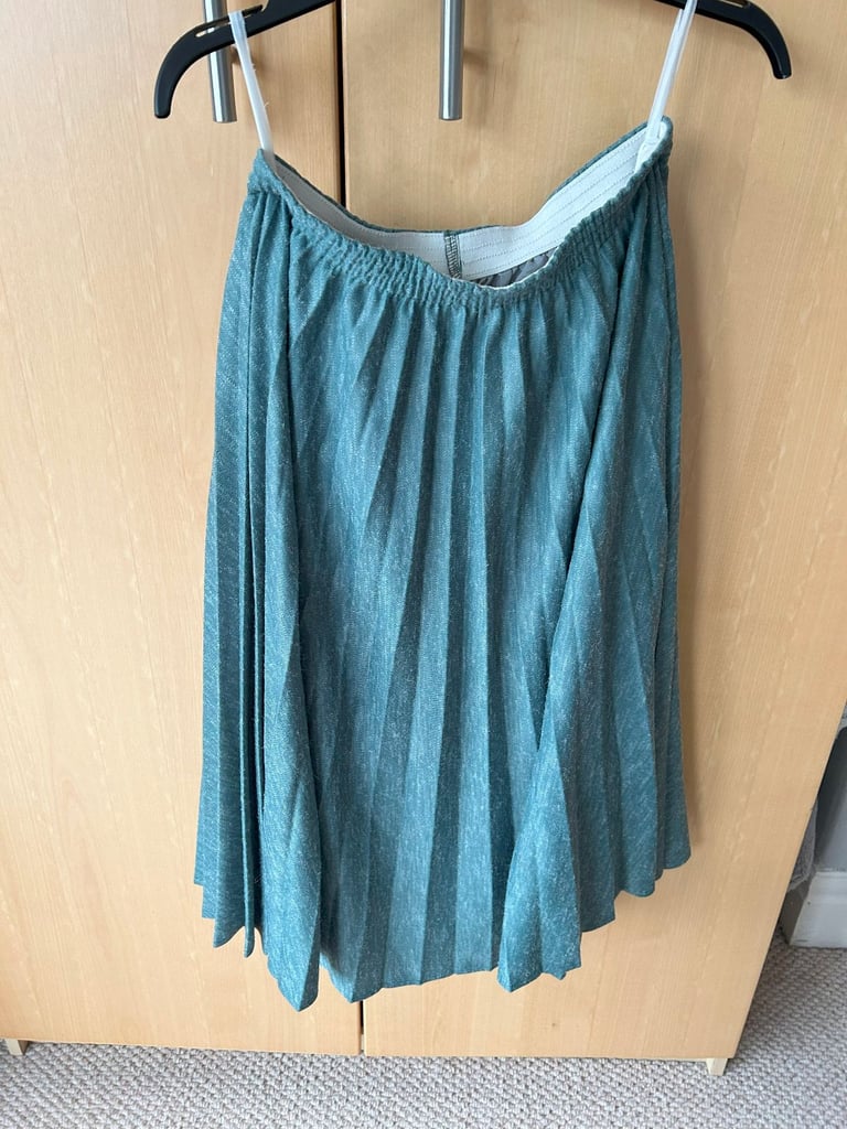 Ladies Green Midi Skirt, 12/14 elasticated waist, lined, just below knee length, see desc.