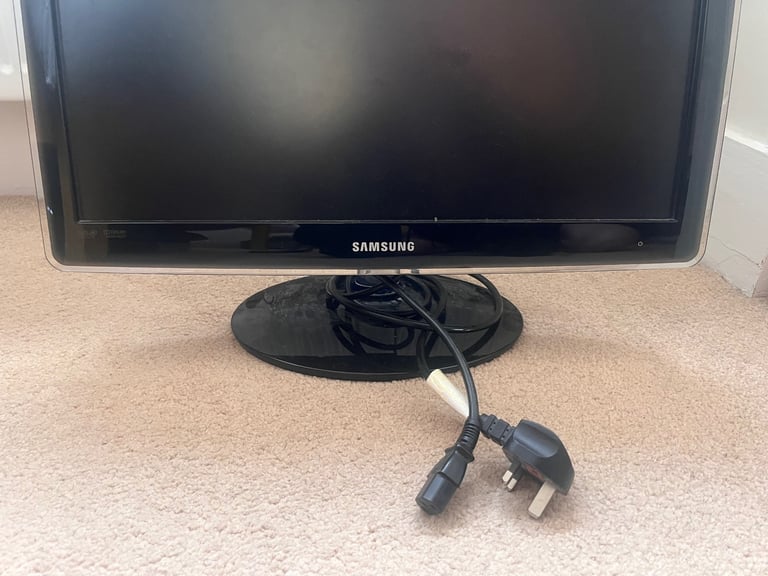 LG Small Tv with Remote 