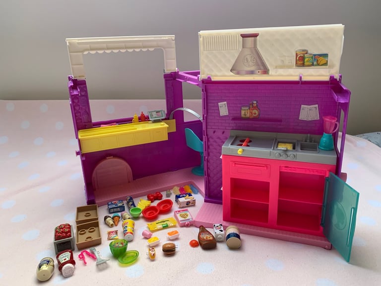 Barbie Fresh N Fun Food Truck With Accessories