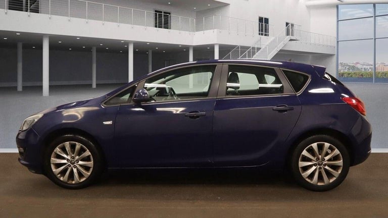 2012 Vauxhall Astra 1.6 16v Active Euro 5 5dr HATCHBACK Petrol Manual
