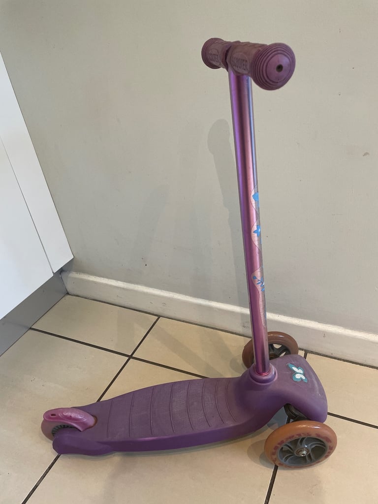 Girls Delta Sport Purple 3 wheel scooter 