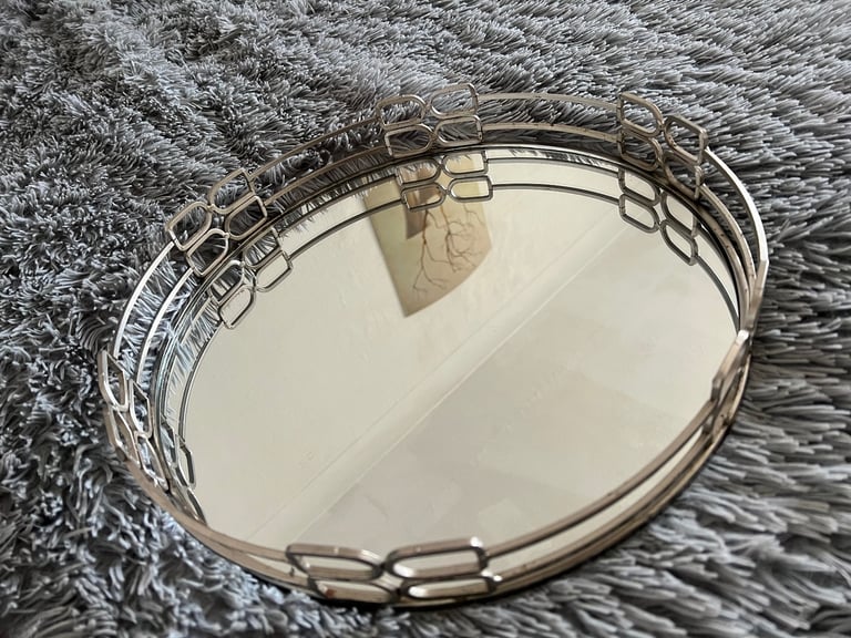 Glass tray