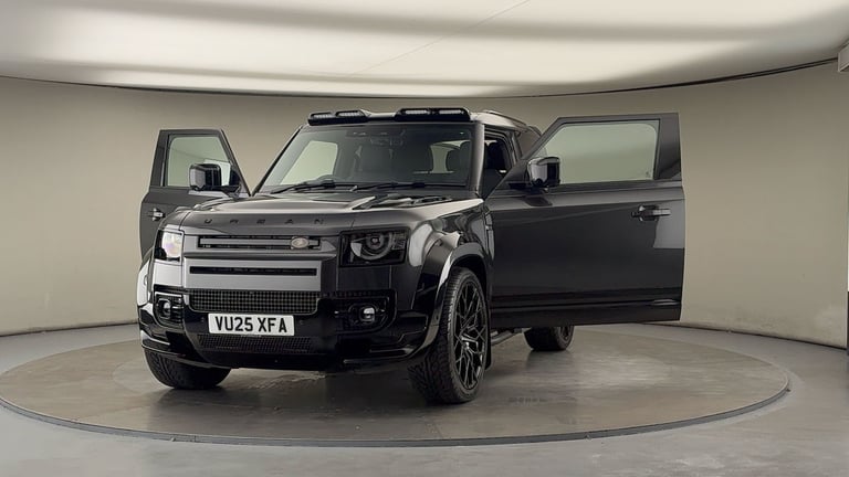 2025 Land Rover Defender 3.0 D250 X-Dynamic SE 90 3dr Auto ESTATE DIESEL Automatic