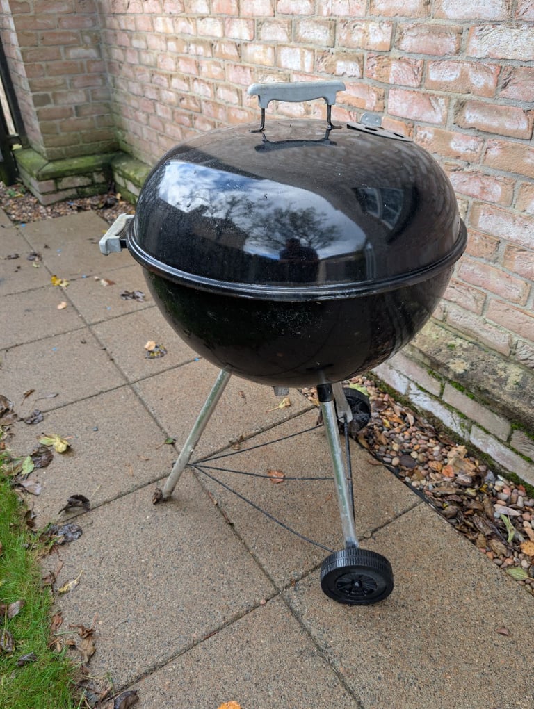 image for 57cm Weber kettle