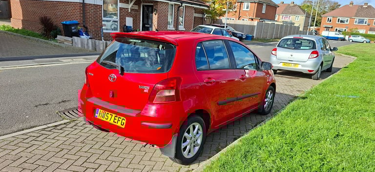 Toyota Yaris SR, 5 door Hatchback, 2007, Manual, 1.3 petrol.