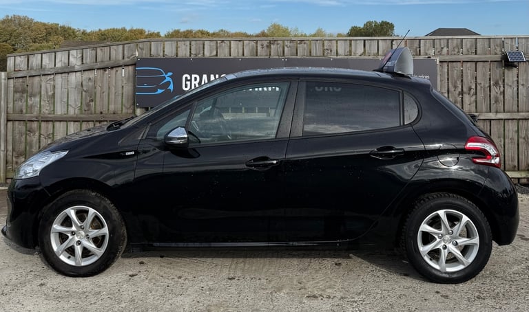 2015 Peugeot 208 1.4 HDi Style 5dr HATCHBACK Diesel Manual