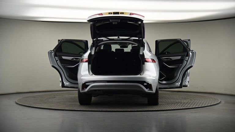 2022 Jaguar F-Pace 2.0 D200 MHEV R-Dynamic SE SUV 5dr Diesel Auto AWD Euro 6 (s/s) (204 ps) SUV D...