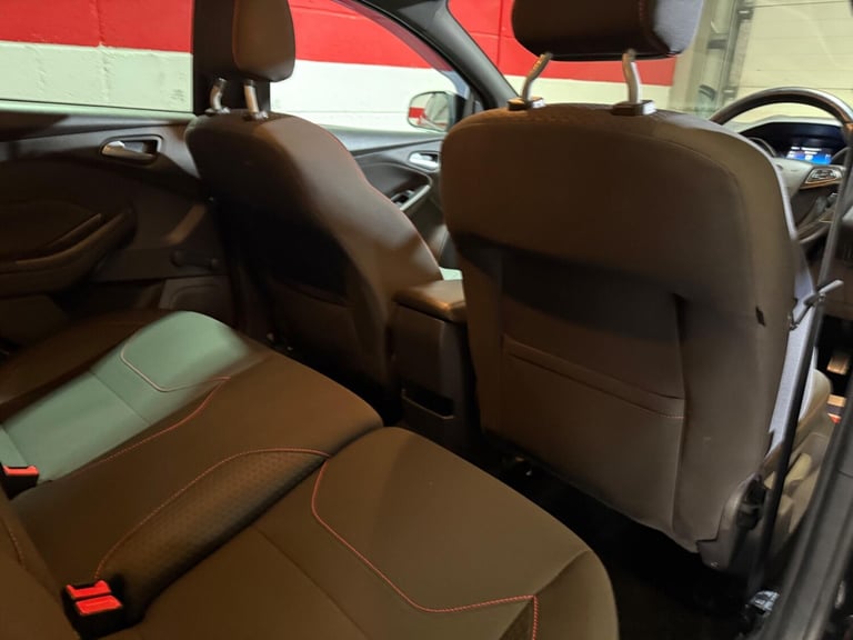 2017 Ford Focus 1.0T EcoBoost ST-Line Euro 6 (s/s) 5dr ESTATE Petrol Manual