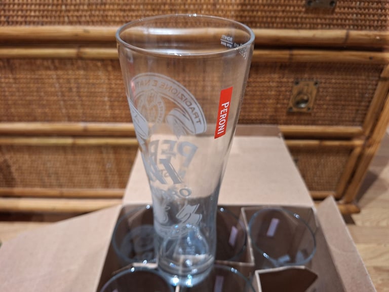 image for Peroni Nastro Azzurro Glasses x6 Pint - New