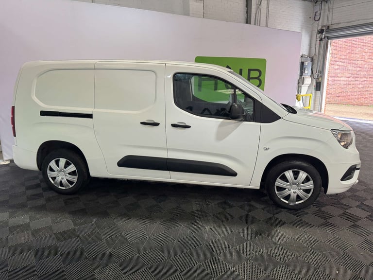 2021 Vauxhall Combo 1.5 Combo 2300 Sportive TD Panel Van Diesel Manual