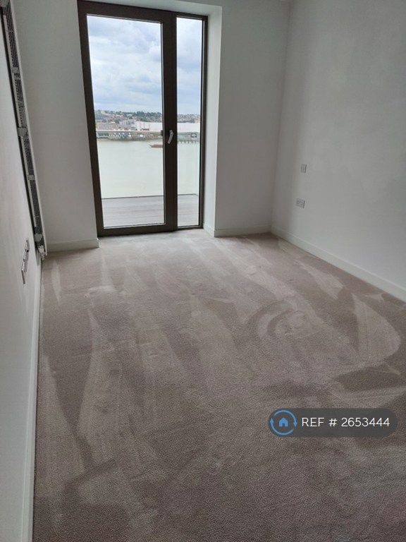 2 bedroom flat in Nautical Drive, London, E16 (2 bed) (#2653444)