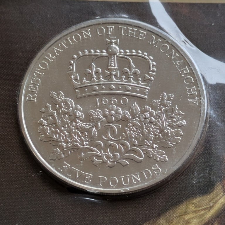 ♥NEW♥ £5 2010 - sealed Restoration of the Monarchy FIVE POUNDS Royal Mint coin