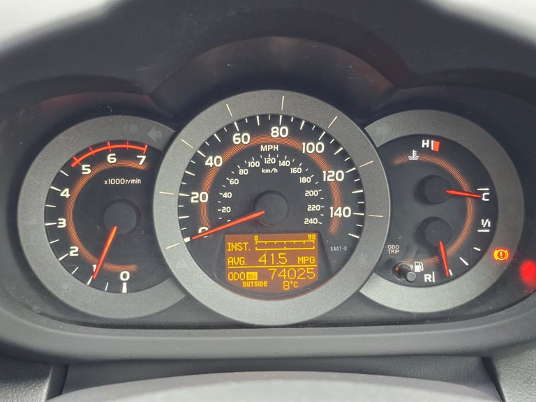 Toyota RAV 4 XTR 2.2 D 4WD 2010