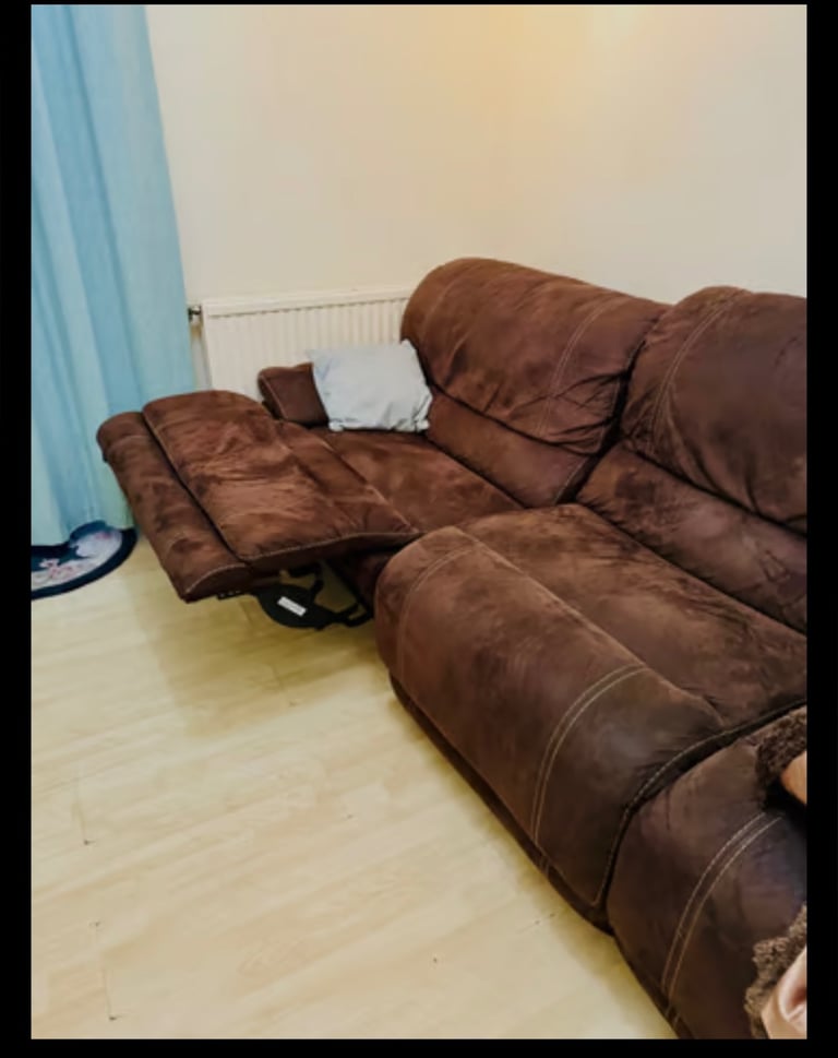 RENOVATION & HOUSE CLEARANCE SALE!! Tables,Beds,Wardrobes,Recliner Sofa,Chinese Rugs,From £15
