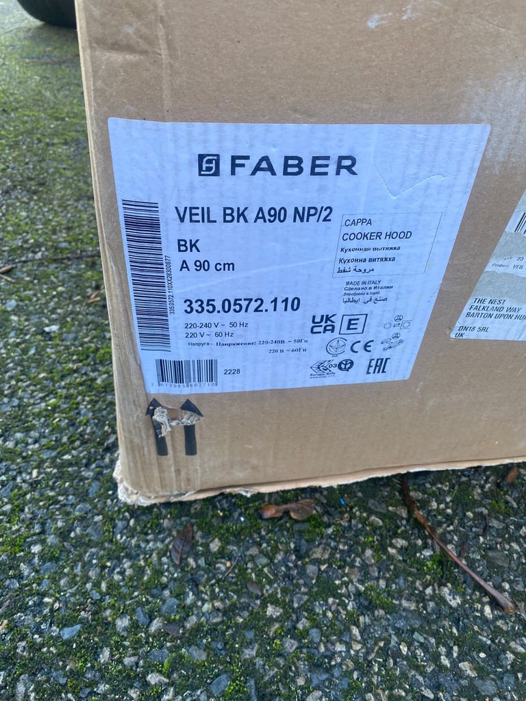 FABER VEIL Black mounted hood RRP £1349
