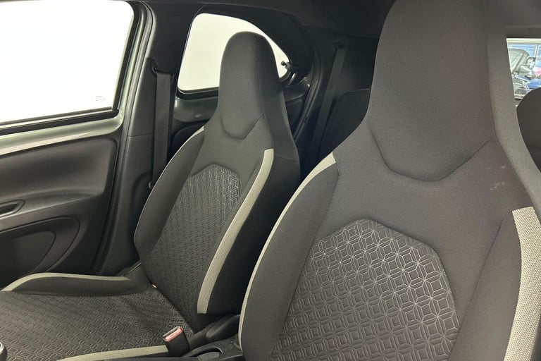 2023 Toyota Aygo X 1.0 VVT-i Edge Hatchback 5dr Petrol Manual Euro 6 (s/s) (72 ps) HATCHBACK Petr...