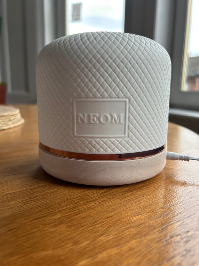image for Neom Wellbeing Pod Luxe Essential Oil Diffuser 