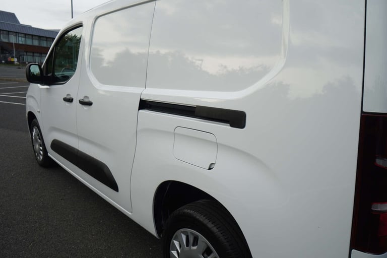 2022 Vauxhall Combo 1.5 Combo 2300 Sportive L2 LWB + 3 Seater + Twin Slider + Top Spec Van Panel ...