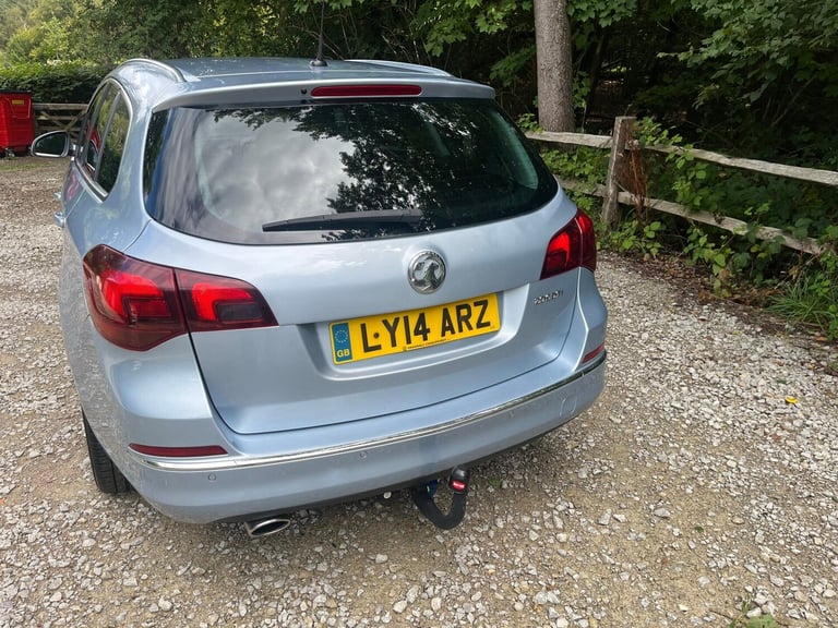 2014 Vauxhall Astra ELITE CDTI S/S ESTATE 6 SPEED MANUAL. Estate Diesel Manual