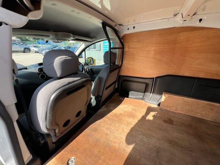 2016 Peugeot Partner 1.6 HDi 850 S Panel Van 4dr Diesel Manual L1 (132 g/km , 92 bhp) Van Diesel ...