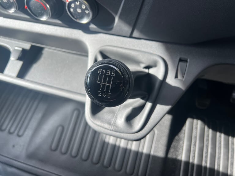 RENAULT MASTER SM35 2.3 BLUE DCI 135PS START L1H2 SWB VAN 73 REG 38,200 MILES