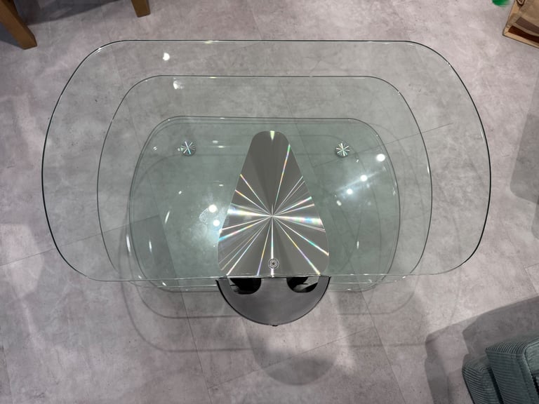 TV STAND - GLASS - Off The Wall Skyline 750