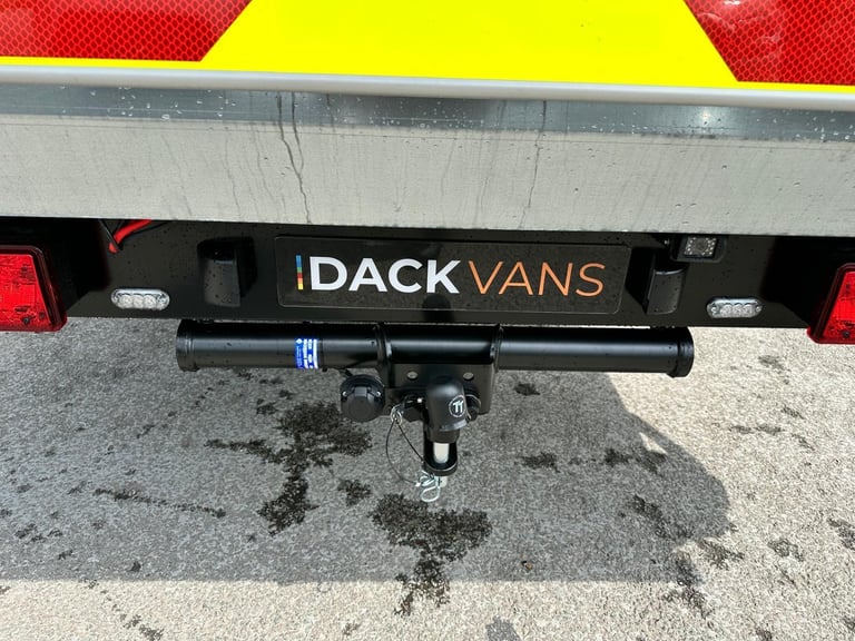75 Reg, Ford Transit L4 130-Ps,FWD,Traffic Management Dropside, Tow Bar, Air-Con
