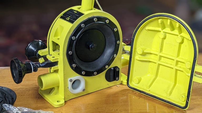 WHALE GUSHER 25 BILGE PUMP