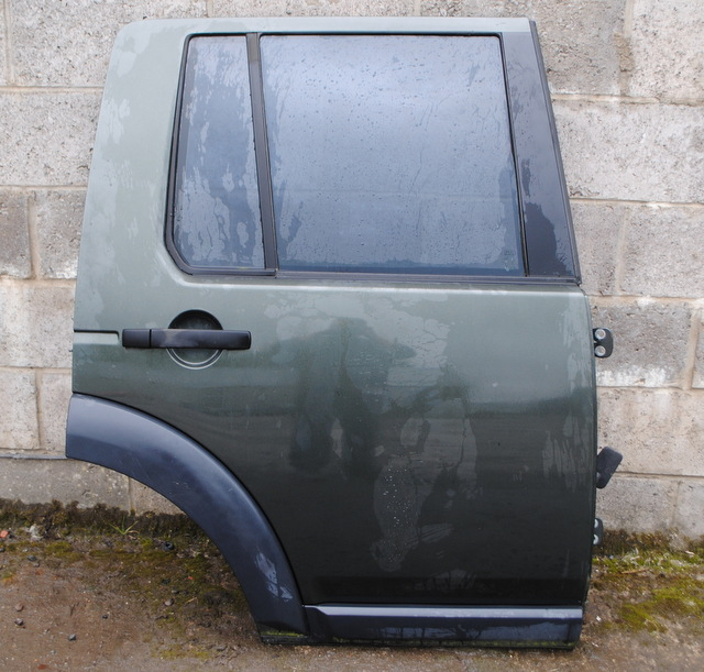 image for 2007 LAND ROVER DISCOVERY 3 FRONT DRIVER SIDE DOOR TONGA GREEN LRC904