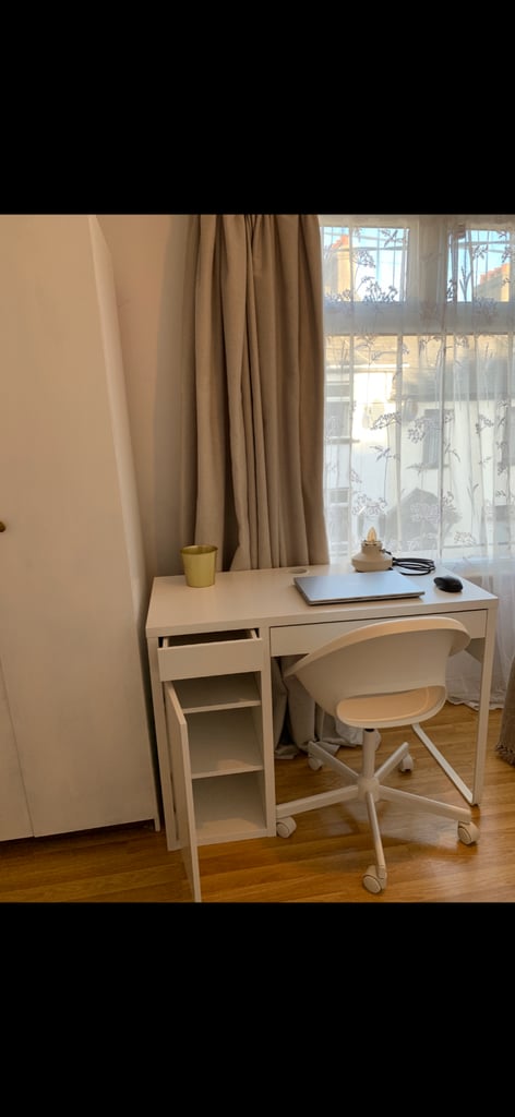 Large bedroom to let in newly refurbished house.