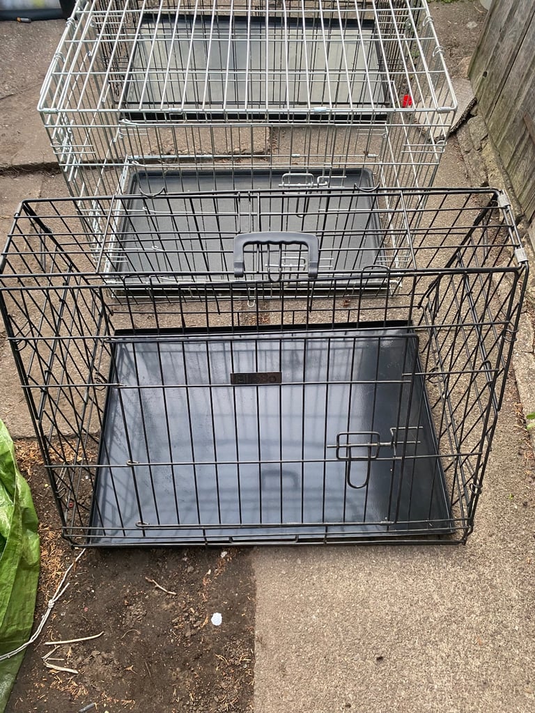 Dog cages x3 Med x2 1x Med/Large 